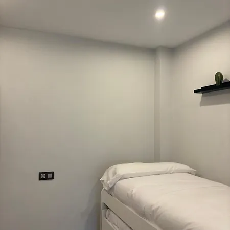 136a Moderno En Playa San Lorenzo By R2r Consulting